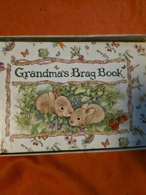 4/$25 Deal! Vintage Grandma Photo Book - Floral Bunny Brag Book